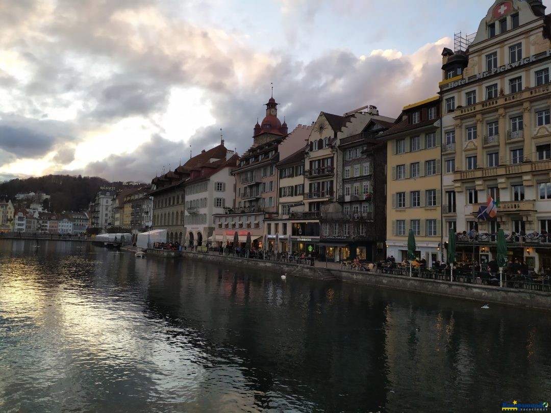 ORILLA DEL LAGO EN LUCERNA