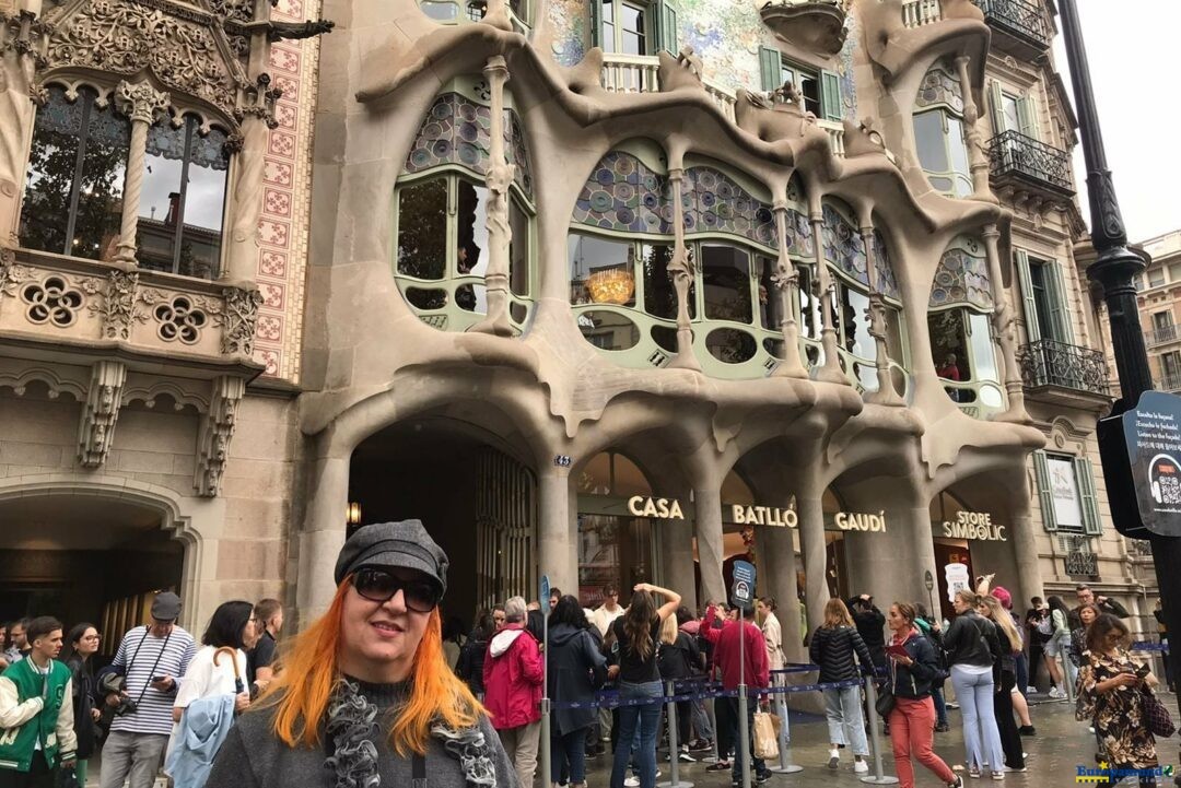 Em frente à Casa Batlló, em Barcelona