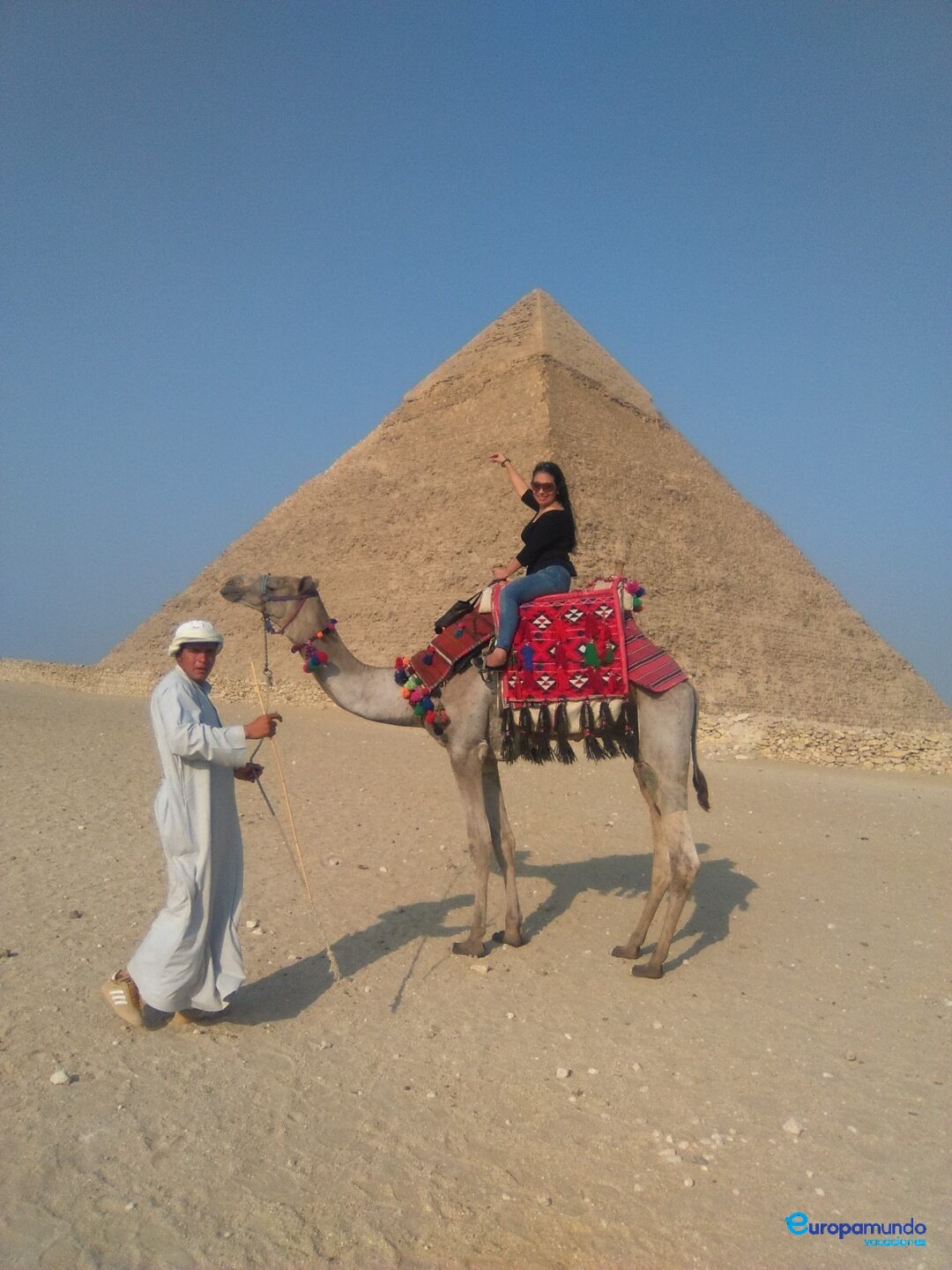 PASEO EN CAMELLO A LA PIRAMIDE