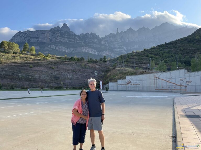 Sierra de Montserrat con mi esposo