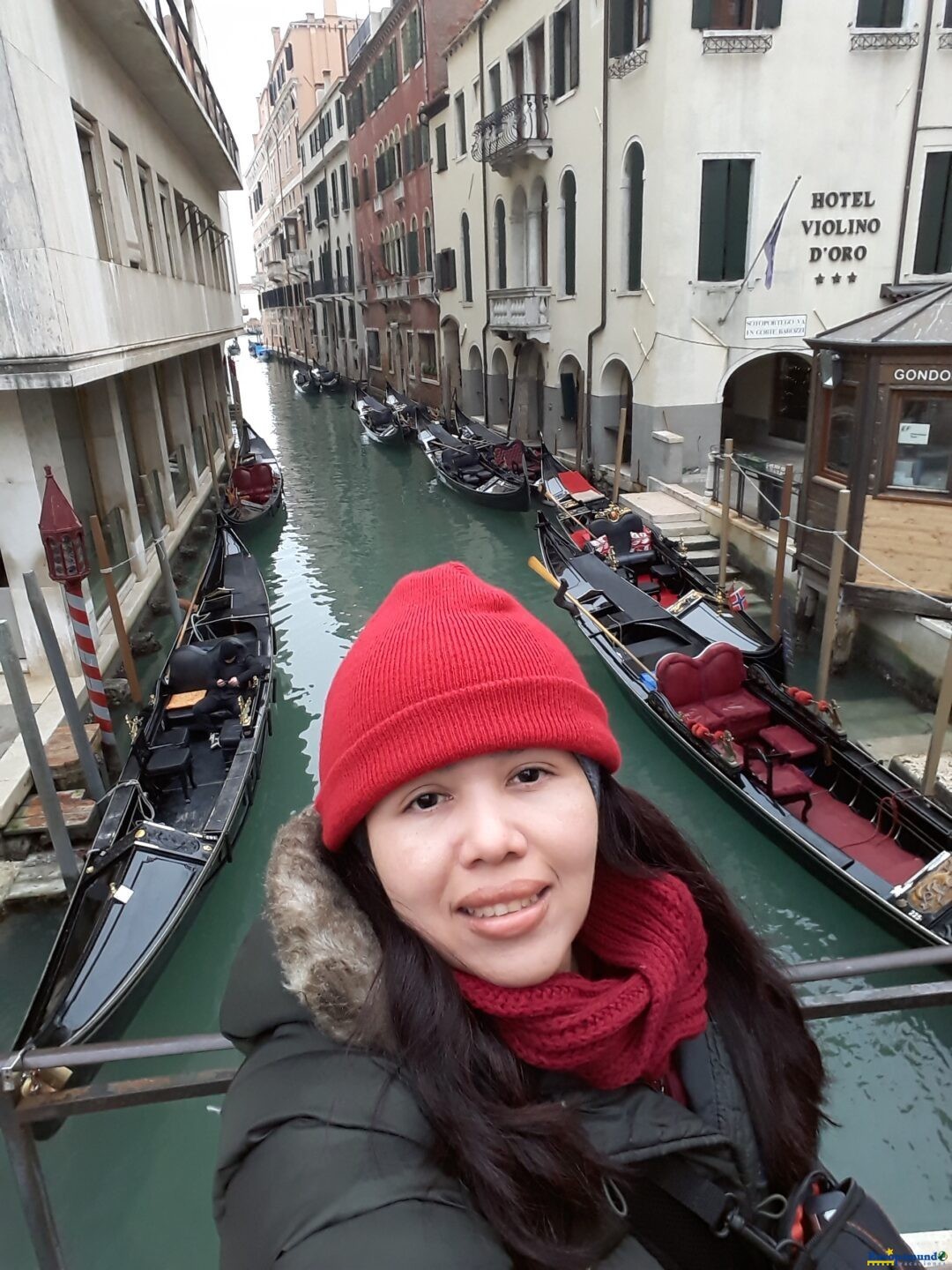 Frente a un Canal de Venecia