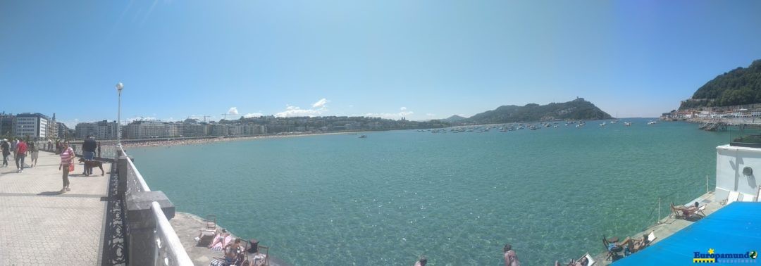 Una panoramica de playa Concha