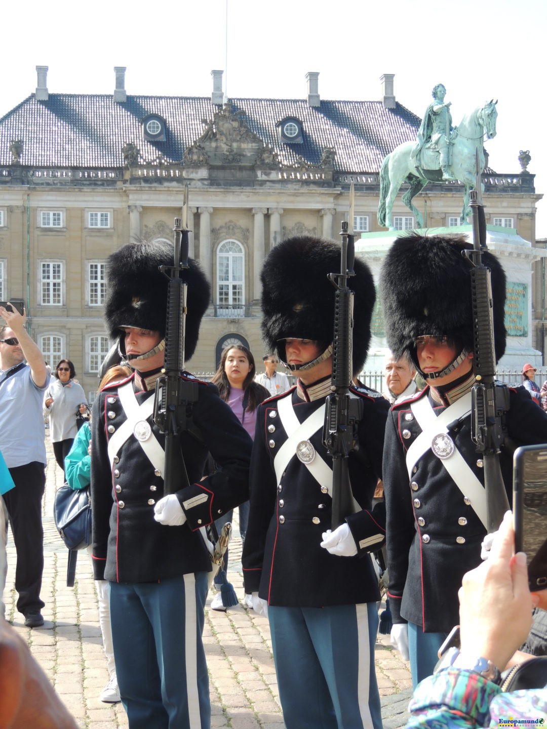 Guardia en el Palacio de Amalienborg-Copenhague
