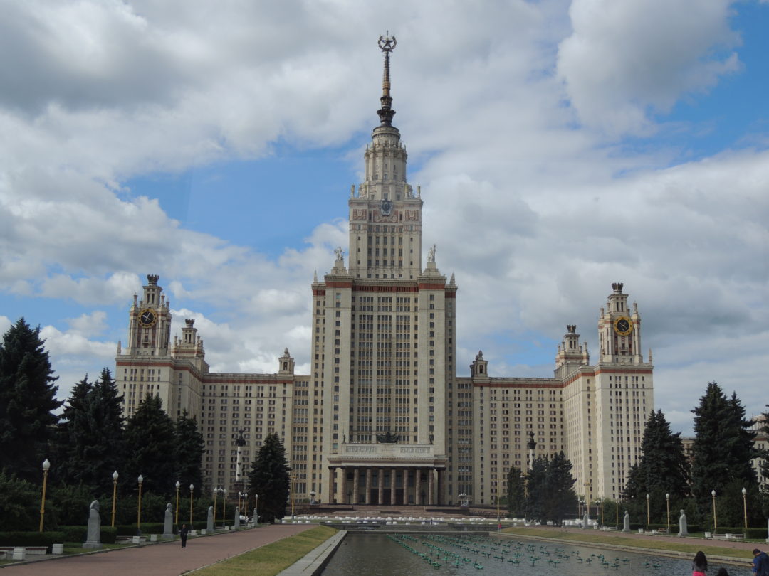 Rascacielo de Stalin en la Universidad Estatal de Moscú