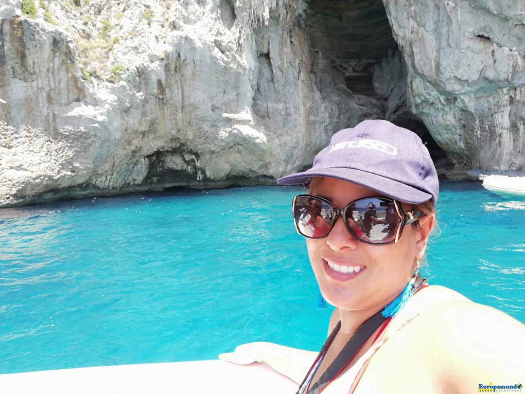 Un selfie en las majestuosas aguas de la Isla de Capri