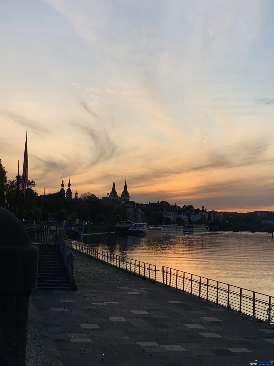 Atardecer por el Rio Rhin