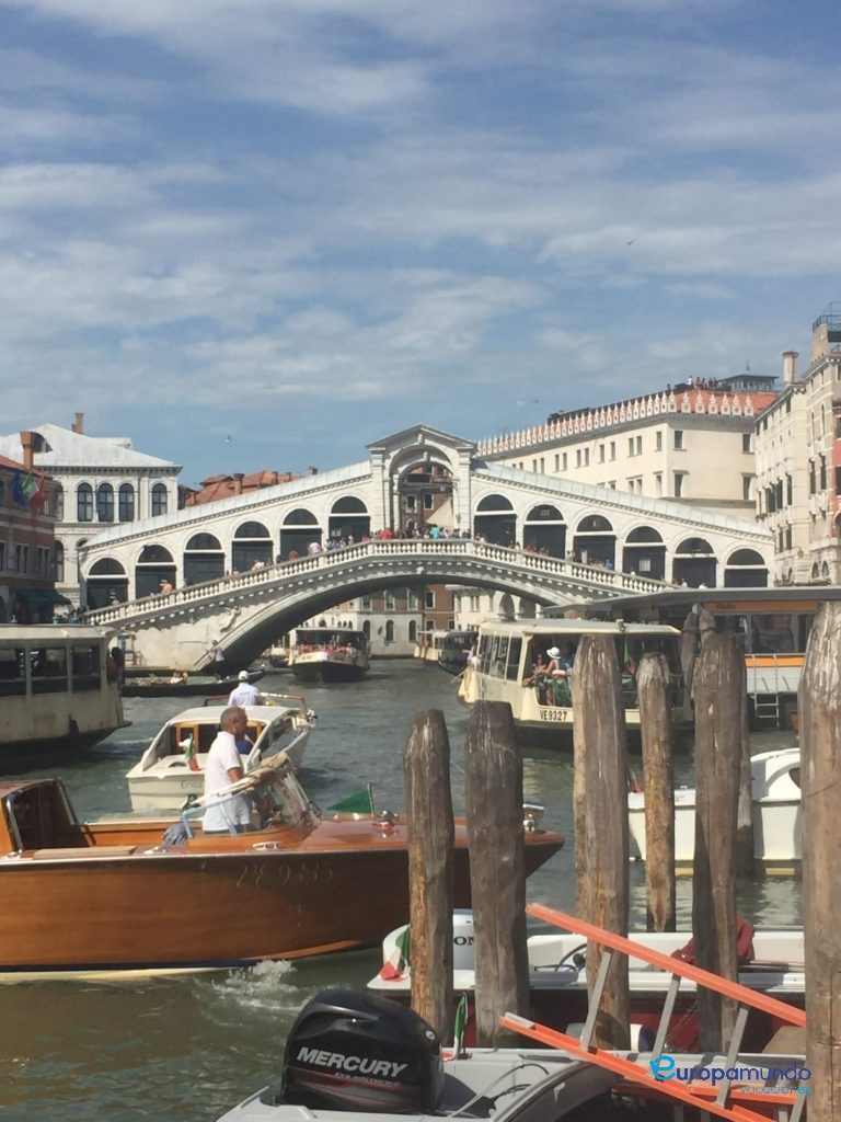 Puente de Rialto, e´único que cruzaba el canal hasta que se construyó el originario puente