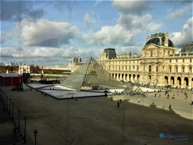 MUSEO DE LOUVRE