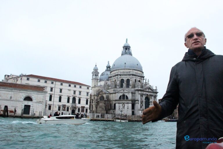 Venecia Góndola y Serenata