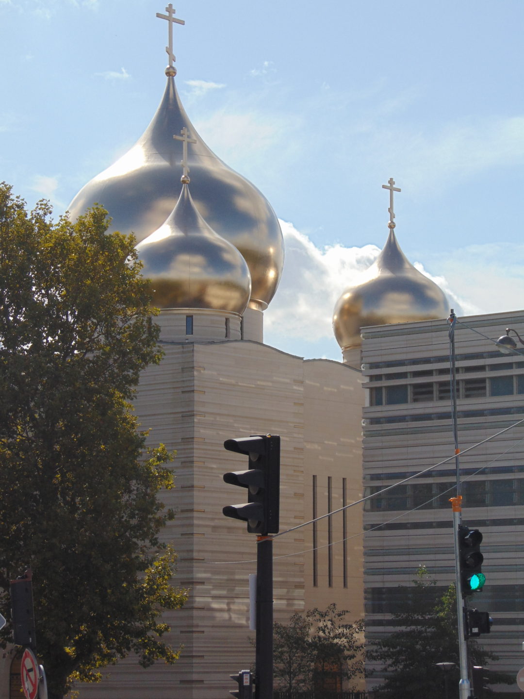 Las cúpulas plateadas de San Vladimir