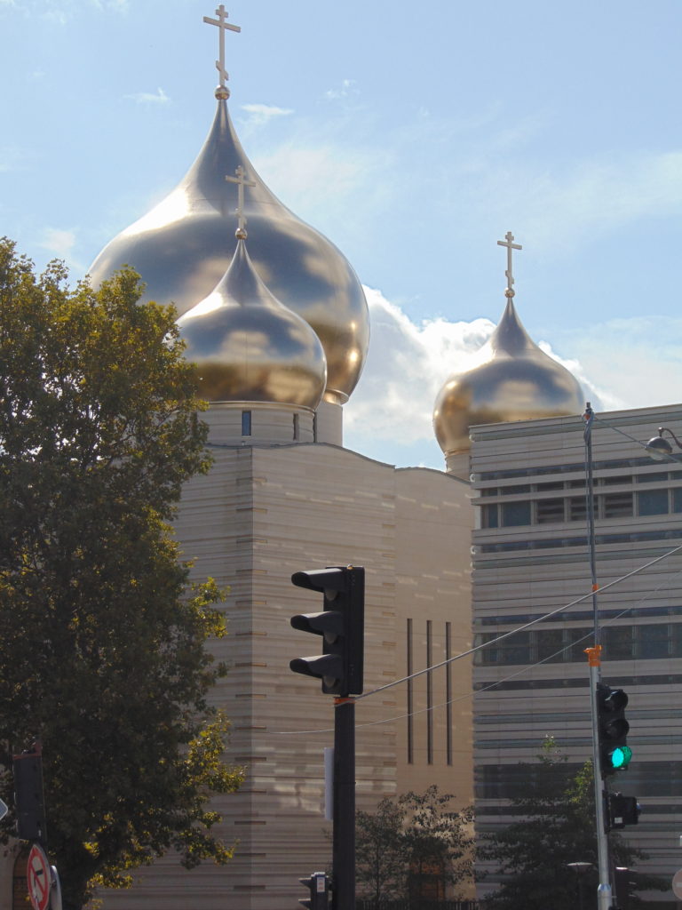 Las cúpulas plateadas de San Vladimir