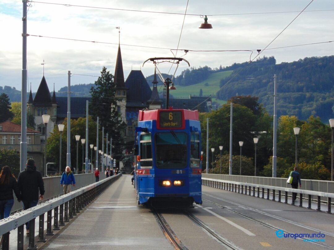 Tranvía en el puente