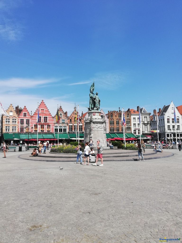 Delicioso almuerzo en Brujas: Plaza Mayor