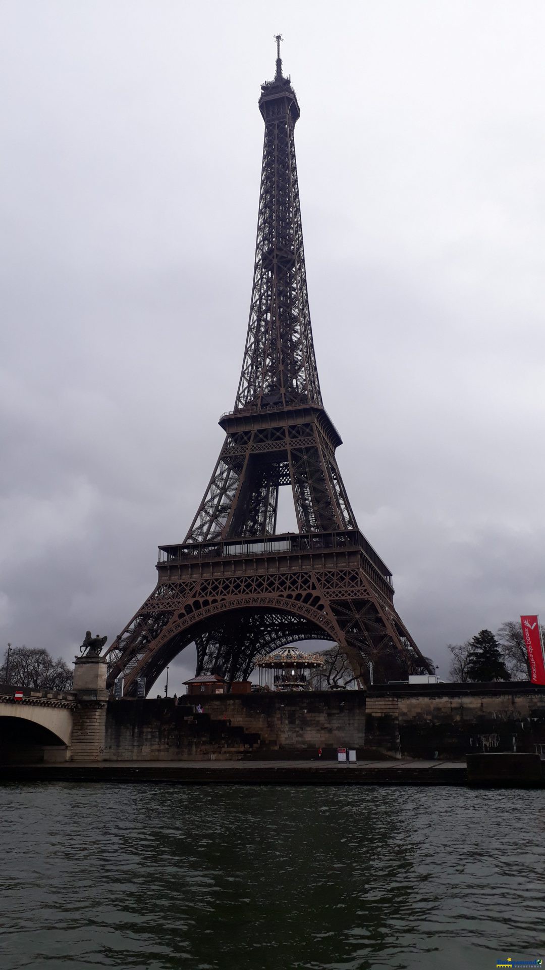 TORRE EIFFEL DESDE EL SENA