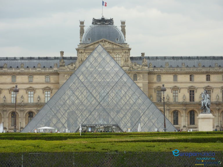 Museo del Louvre