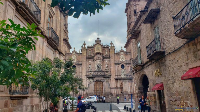 Catedral de Morelia y su entorno