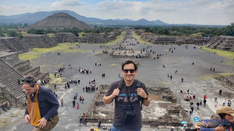 Donde los hombres se convierten en dioses