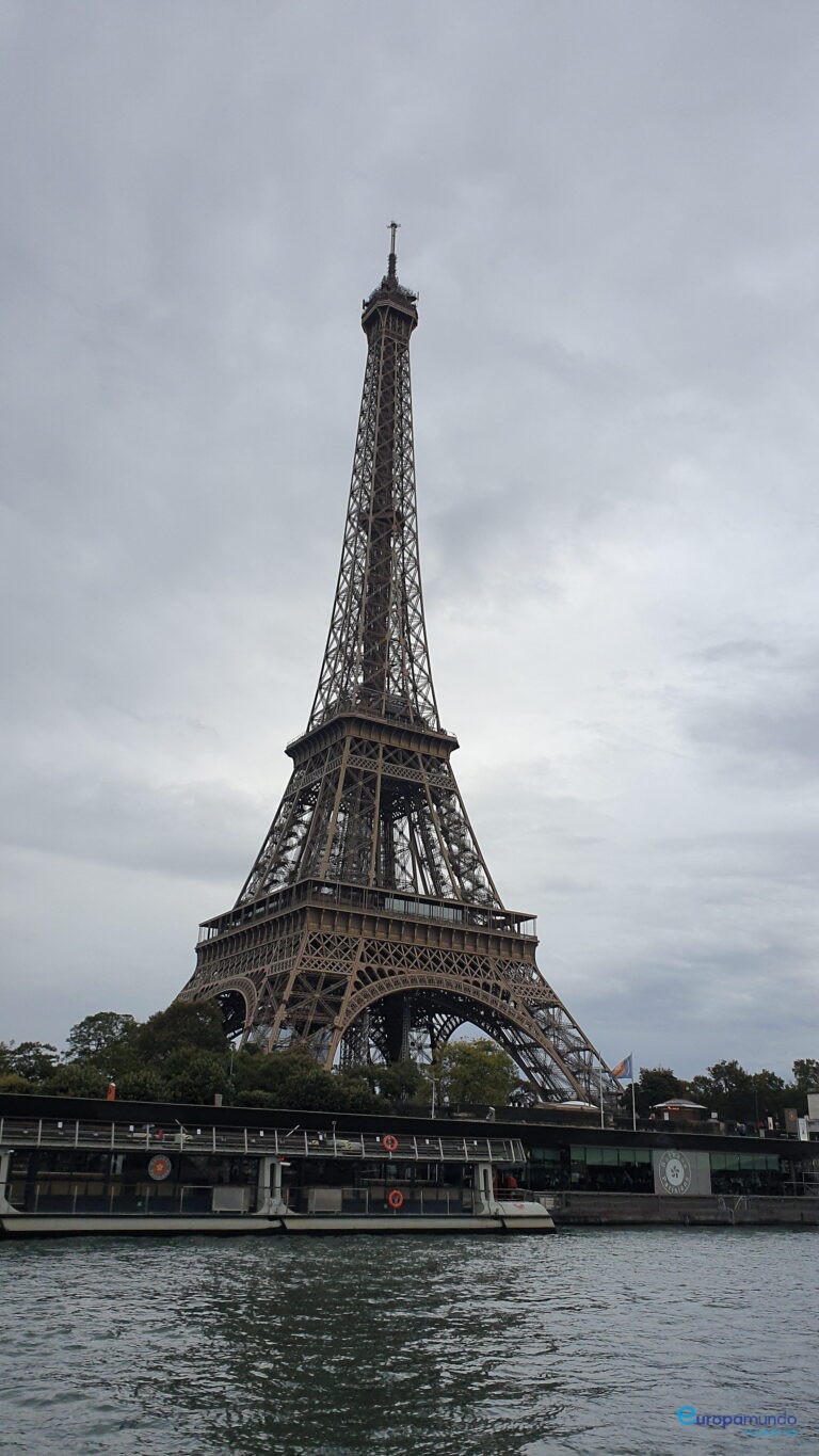 TORRE EIFFEL
