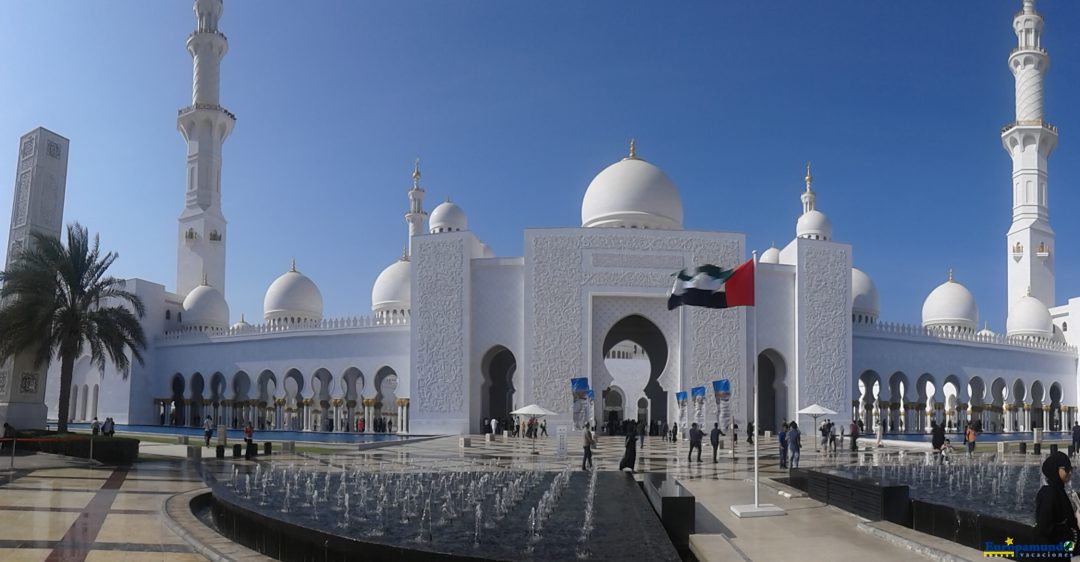 Panoramica de la Gran Mezquita Sheikh Zayed