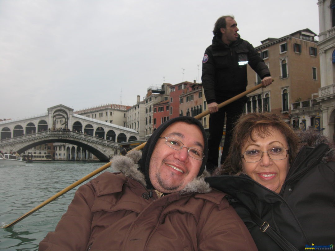 PASEO EN GONDOLA