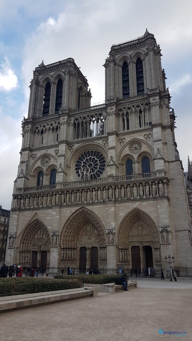CATEDRAL DE NOTRE DAME