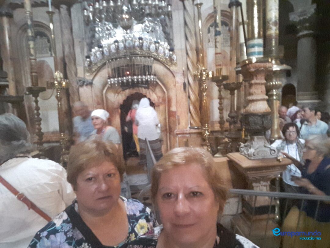 Graciela y Martha Salineri en el Santo Sepulcro