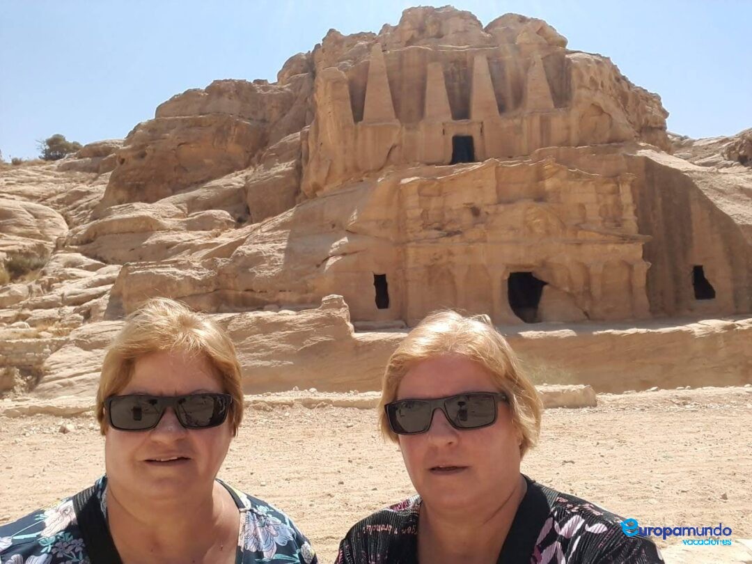 Graciela y Martha Salineri entrada aPetra