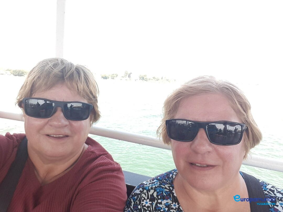 Graciela y Martha Salineri en el Río Jordán