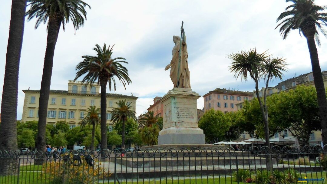 Recién llegados a Ajaccio.