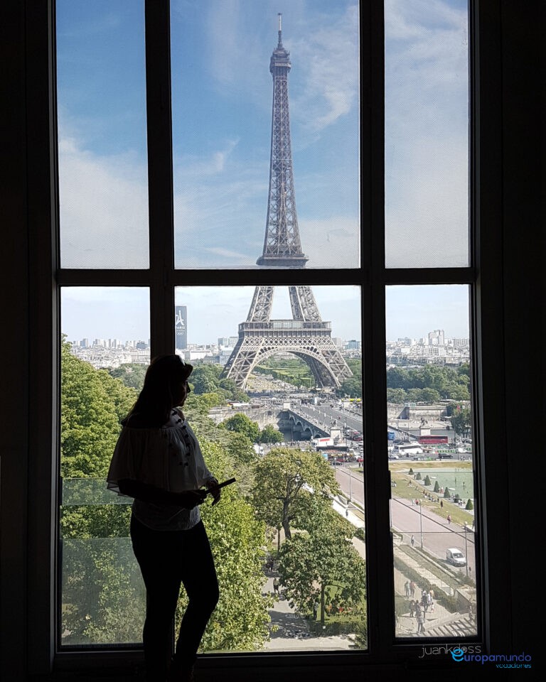 LA SENSUALIDAD DE LA TORRE EIFFEL…. UN PATRIMONIO.