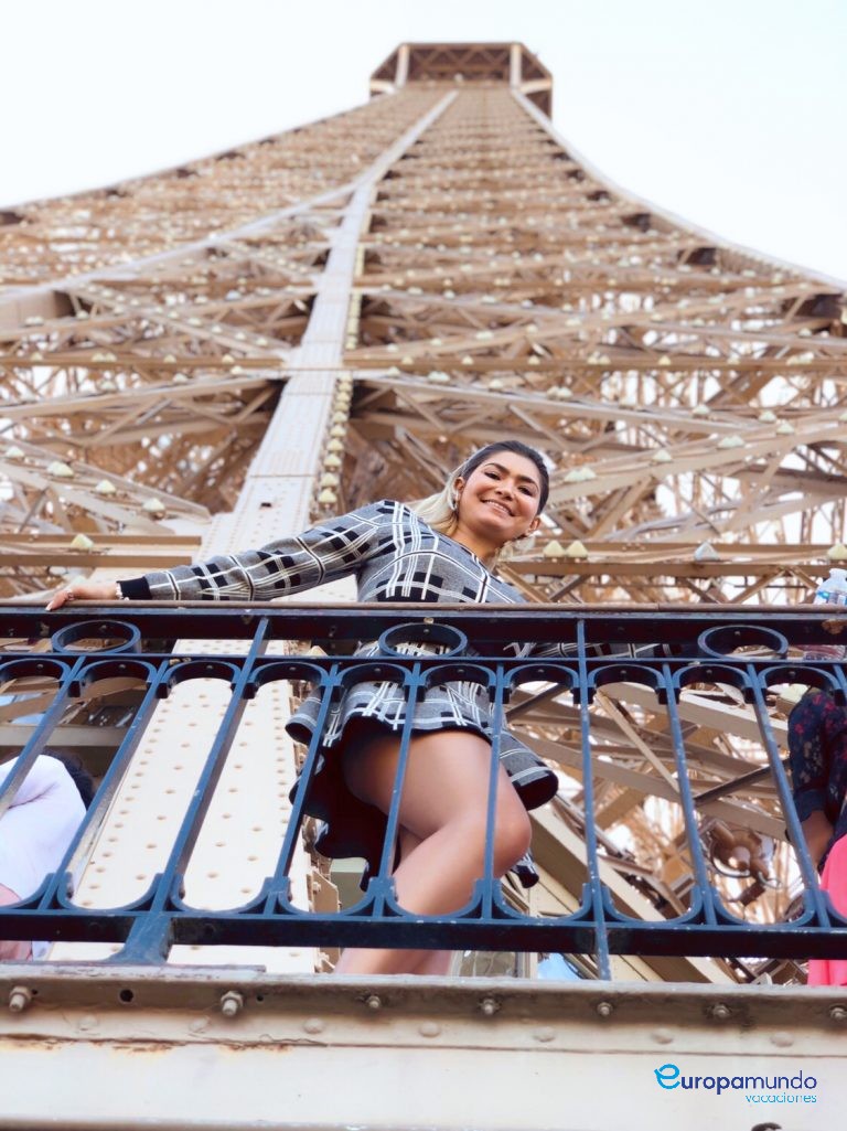Torre Eiffel de outro ângulo