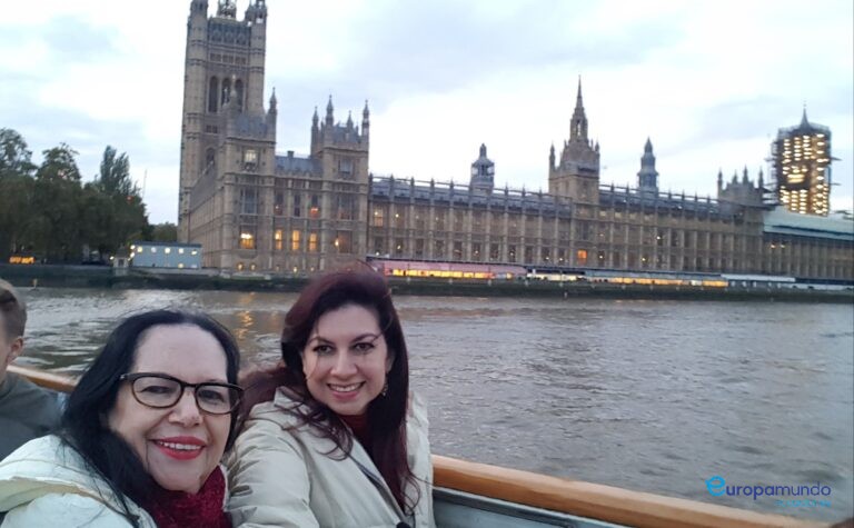 Palacio de Wetsminster ,el Parlamento, río Tamesis.