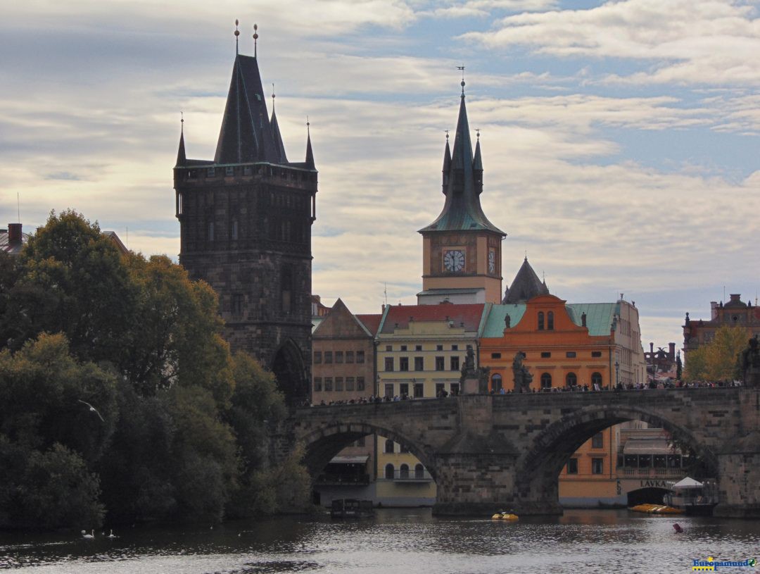 El antiguo Puente de Carlos, en Praga