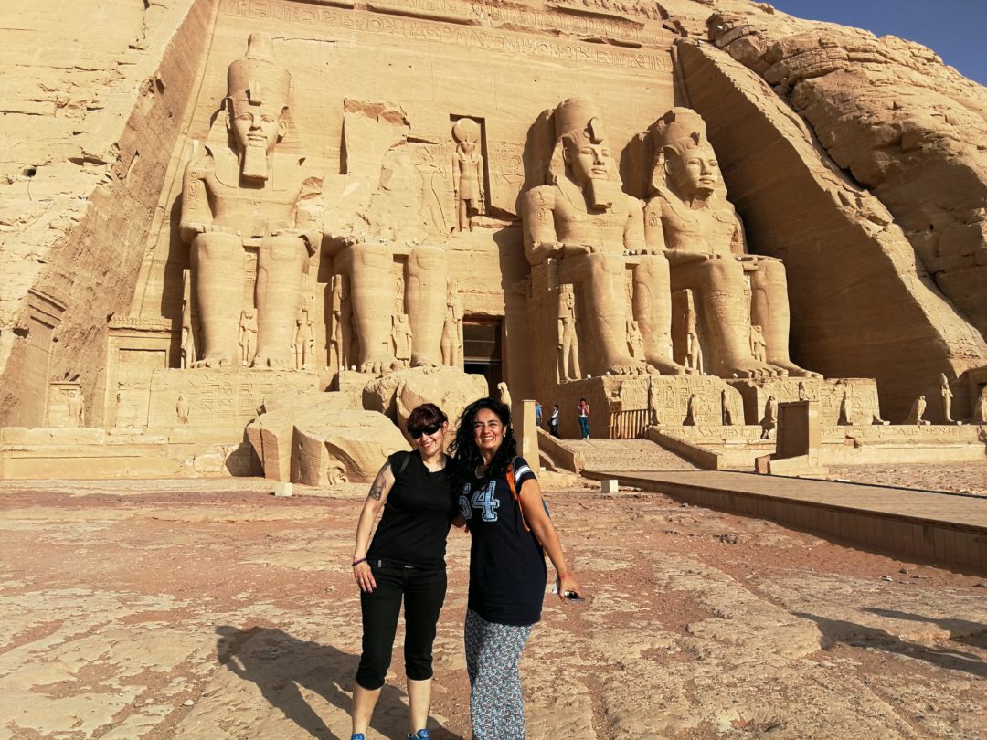 Mi hermana y yo en Abu Simbel