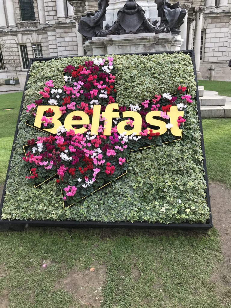 Una cálida tarde en belfast  Irlanda del Norte