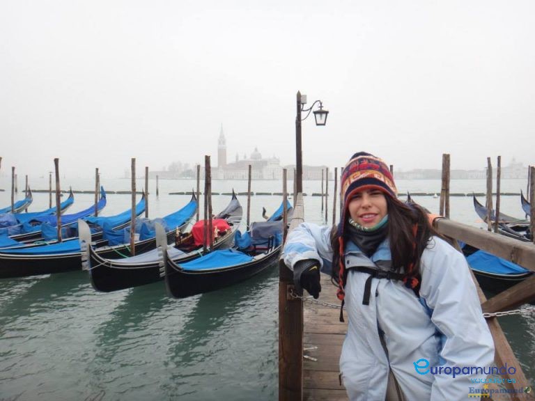 Entre las gondolas de Venecia