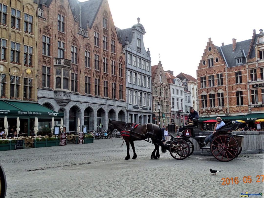 Plaza central de Brujas