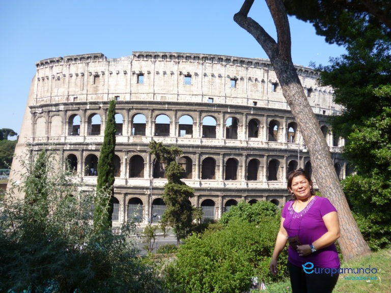 Coliseo  increíblemente de pie.