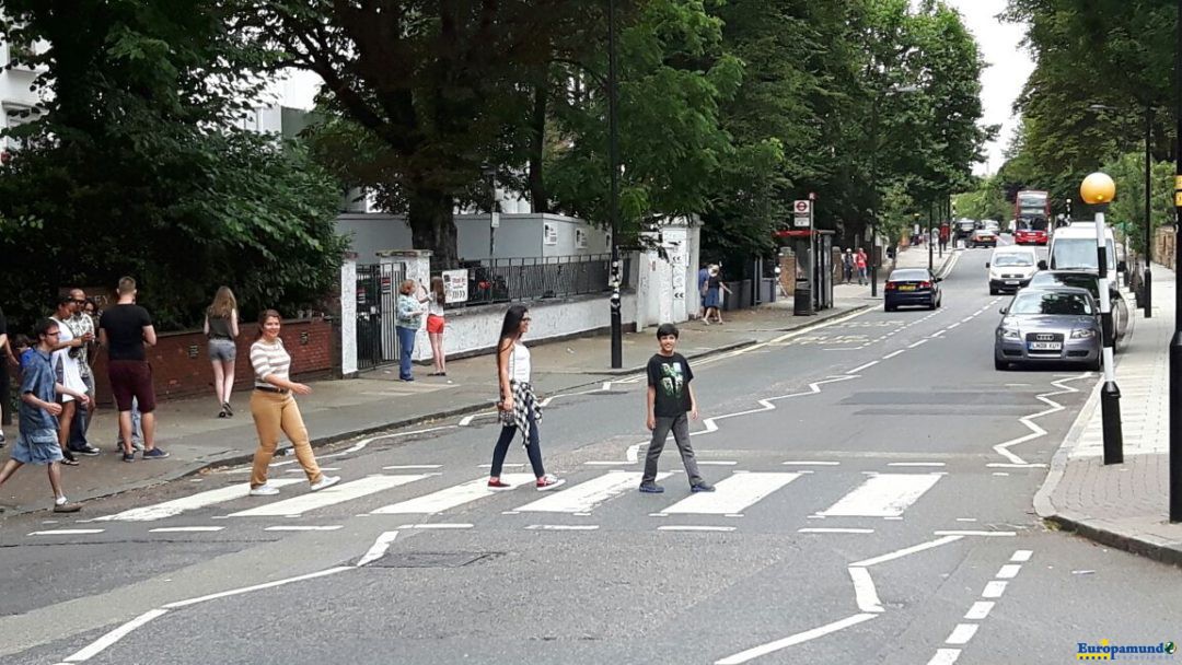Beatles en Londres para la portada de su disco Abbey Road.
