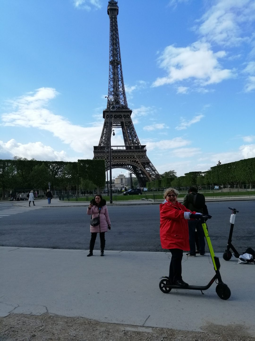 Cada cual vive París a su manera