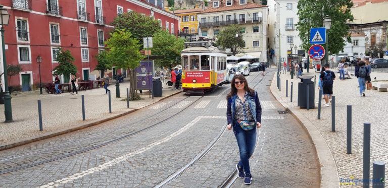 Tranvias recorriendo las calles de Lisboa