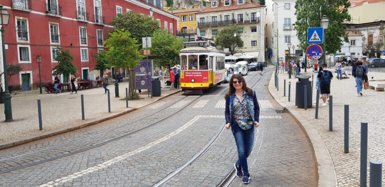 Tranvias recorriendo las calles de Lisboa