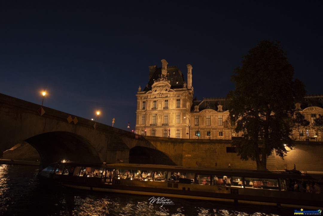 EDIFICIO NOCTURNO