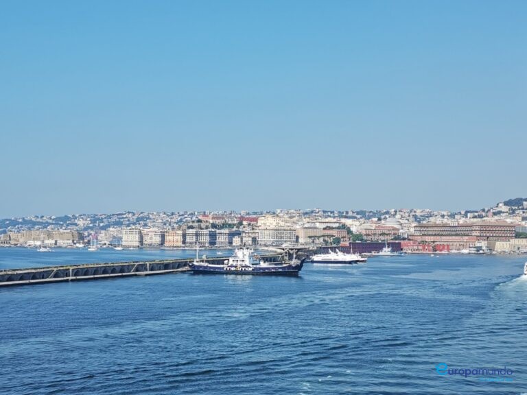 Puerto de Napoles