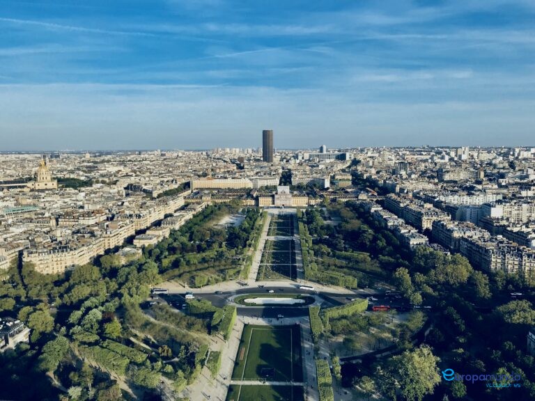 I´M THE KING OF THE WORLD