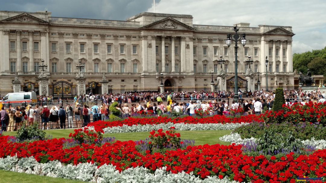 BUCKINGHAM PALACE