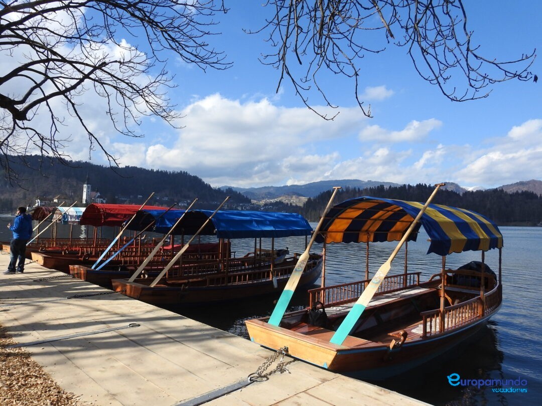 Esperando en el lago