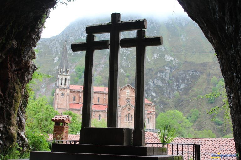 SANTUARIO DE COVADONGA