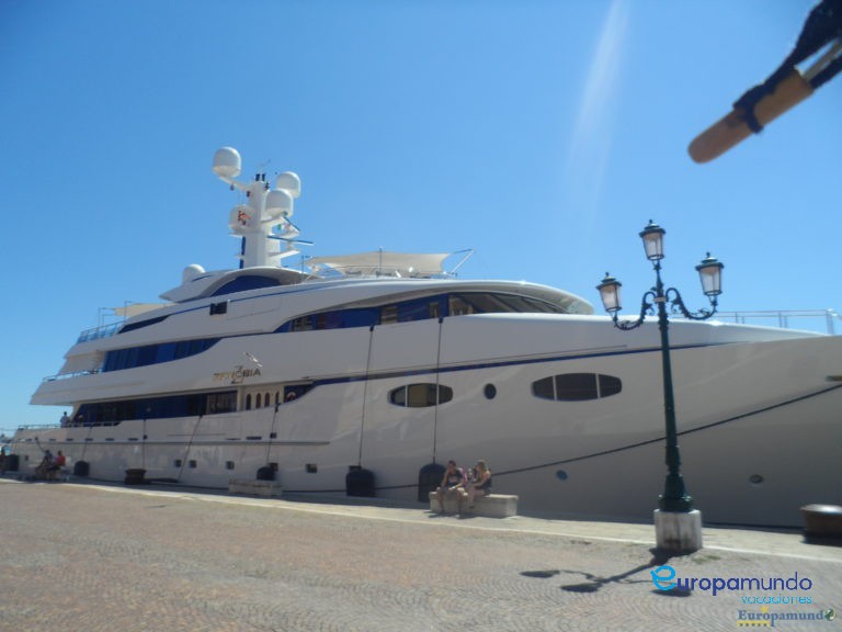 Embarcaciones a todo lujo