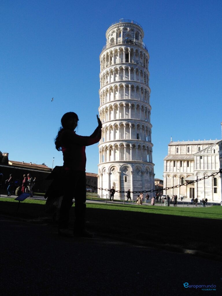 La torre inclinada